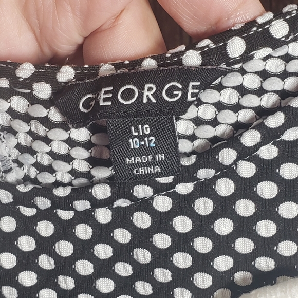 (023) Girls: 10/12 George Dress- AF4 - Picture 6 of 8